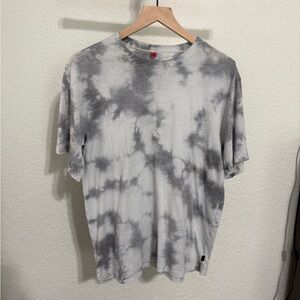 Lululemon Gray Tie-Dye Men's Shirt